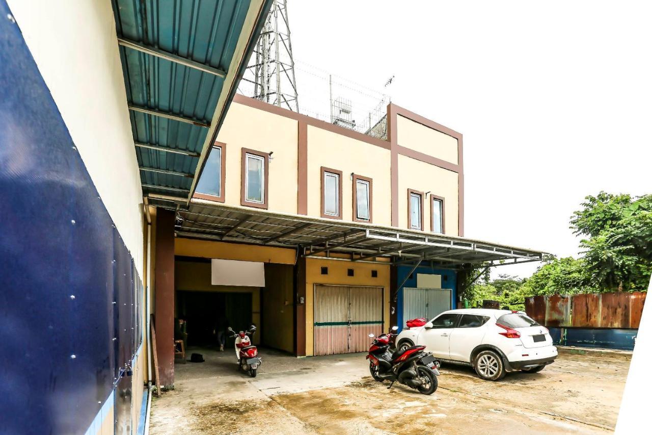 Oyo 90825 Hotel Lizha 2 Samarinda Extérieur photo