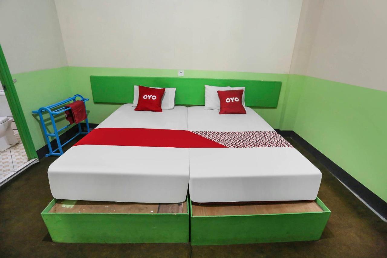 Oyo 90825 Hotel Lizha 2 Samarinda Extérieur photo