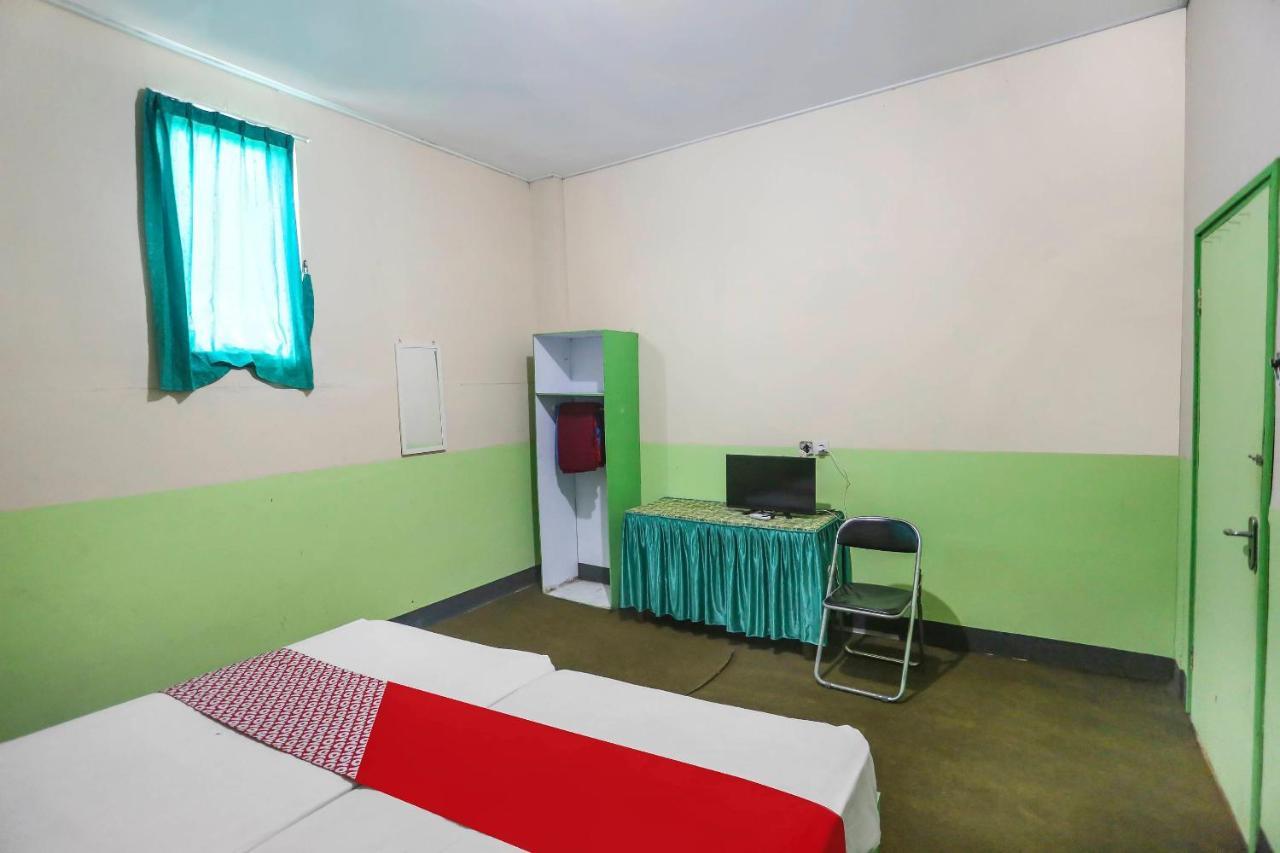 Oyo 90825 Hotel Lizha 2 Samarinda Extérieur photo