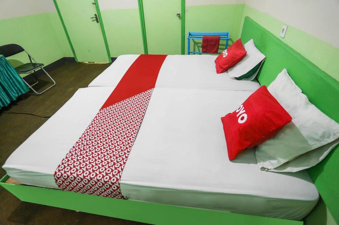 Oyo 90825 Hotel Lizha 2 Samarinda Extérieur photo