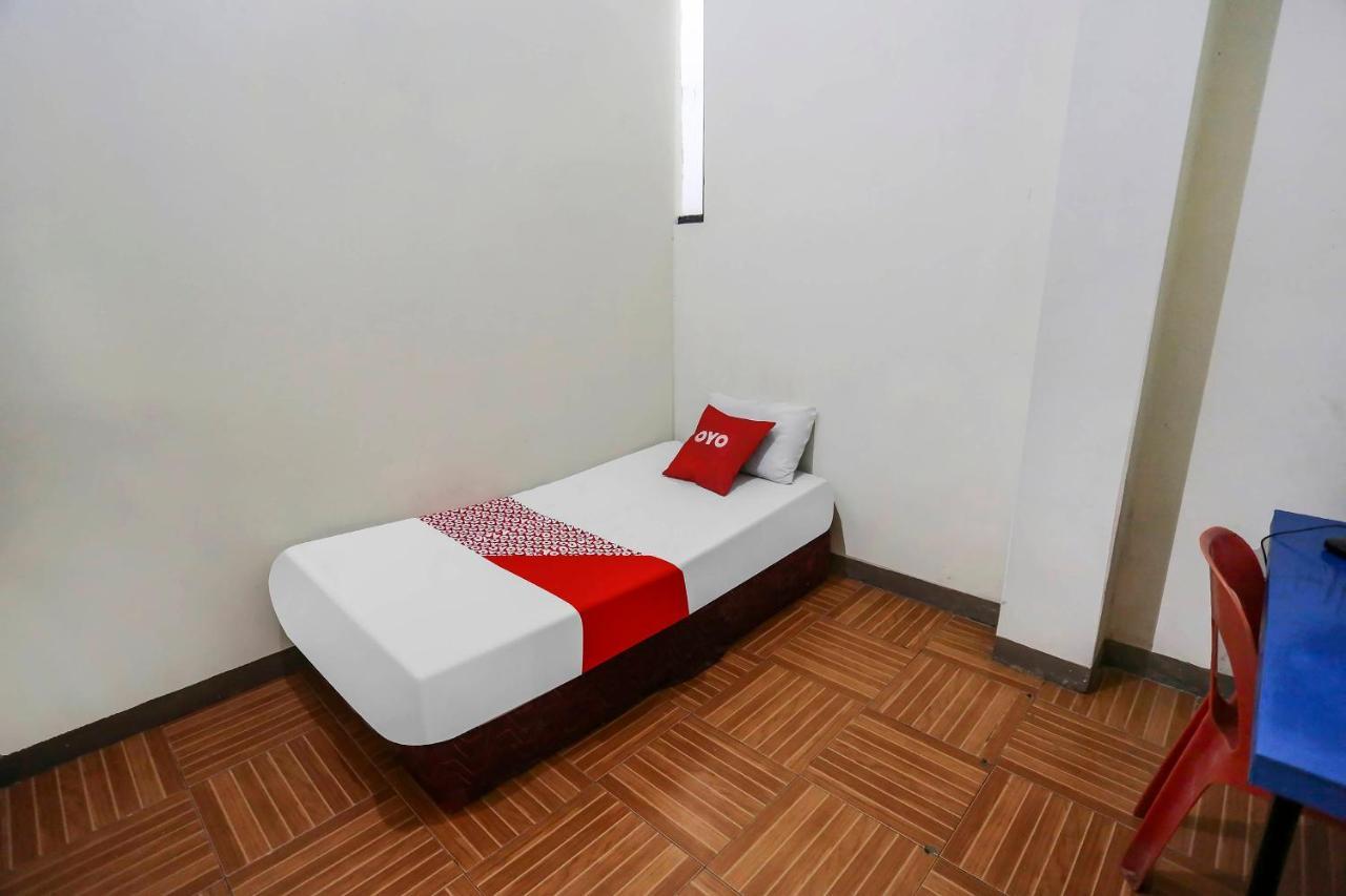 Oyo 90825 Hotel Lizha 2 Samarinda Extérieur photo