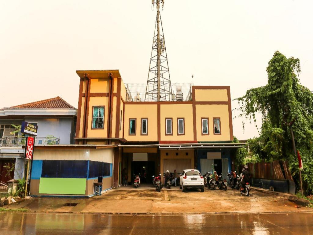 Oyo 90825 Hotel Lizha 2 Samarinda Extérieur photo
