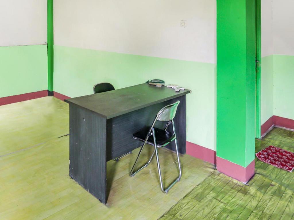 Oyo 90825 Hotel Lizha 2 Samarinda Extérieur photo
