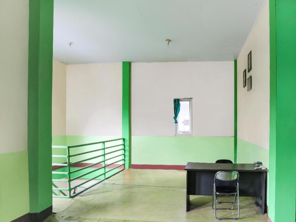 Oyo 90825 Hotel Lizha 2 Samarinda Extérieur photo